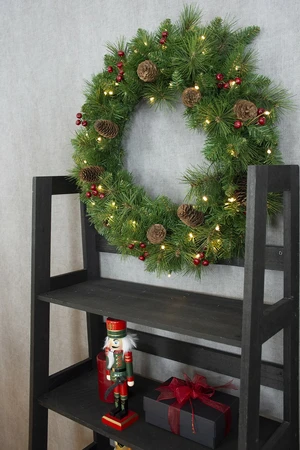 Everyday Pine Cone & Berry Wreath - D61cm