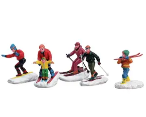 WINTER FUN FIGURINES,