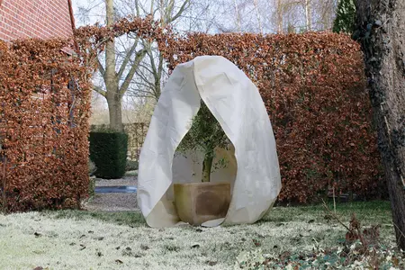 WINTERAFDEKHOES MET RITS BEIGE Ø150CMX2M 70 G/M²